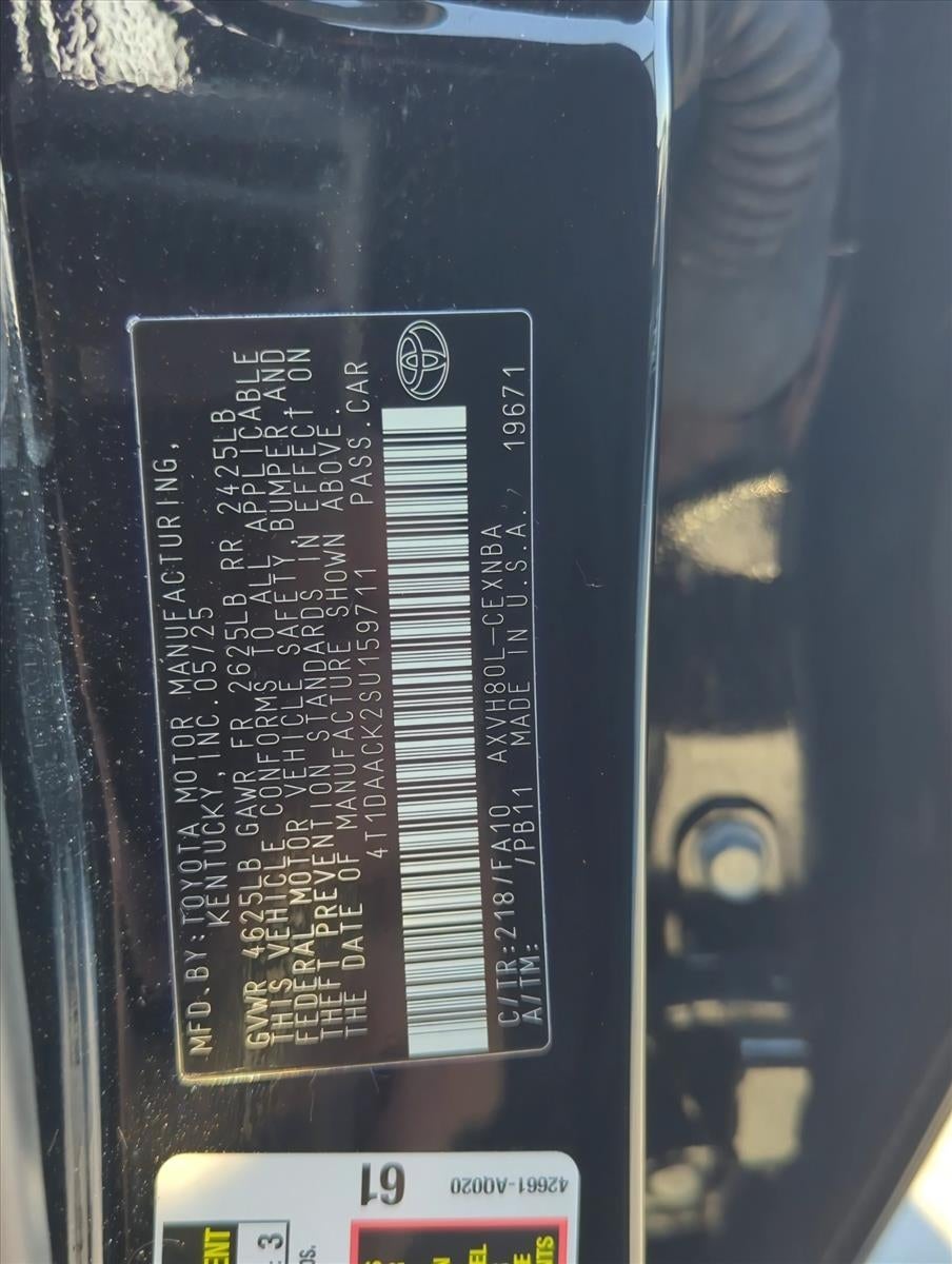 2025 Toyota Camry LE (SE)