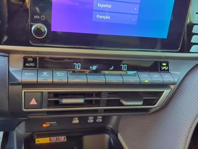 2025 Toyota Camry SE (Natl)