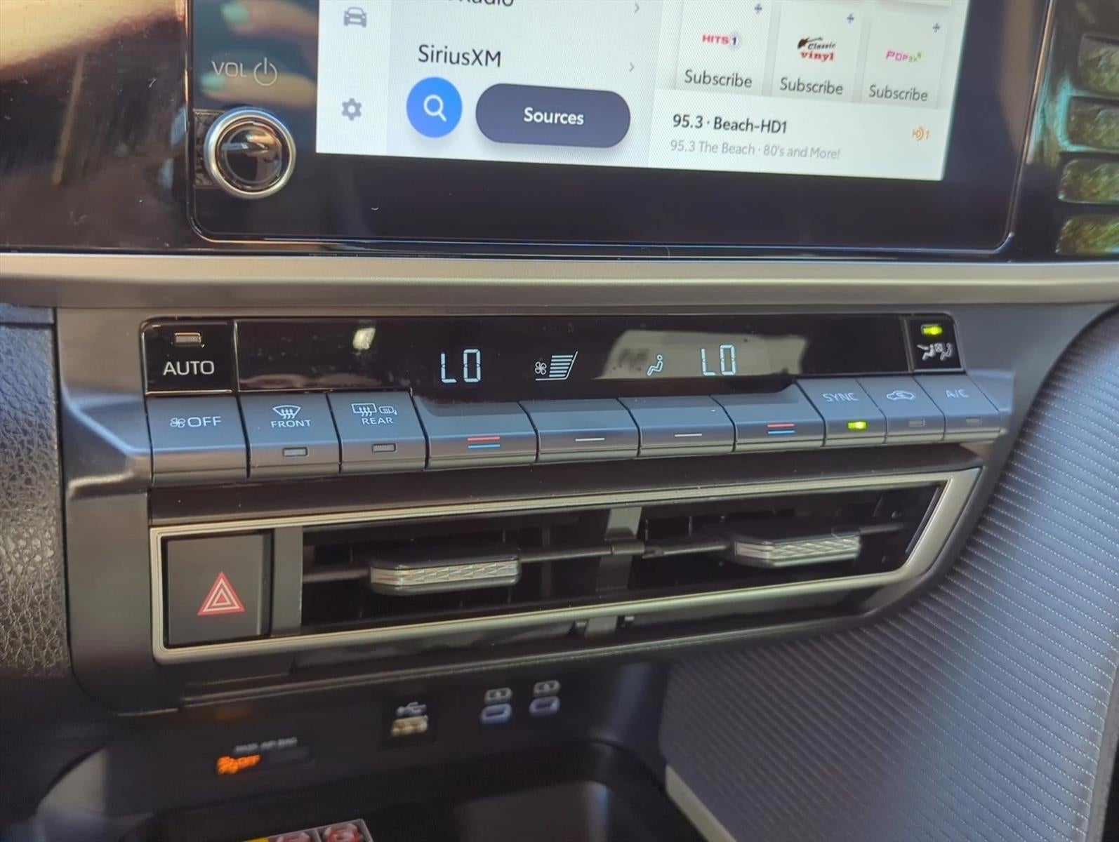 2025 Toyota Camry SE (Natl)