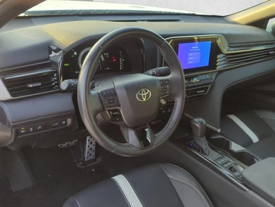 2025 Toyota Camry SE (Natl)