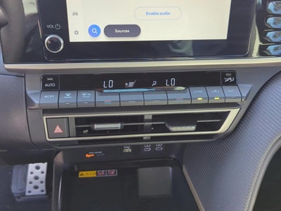 2025 Toyota Camry SE (SE)