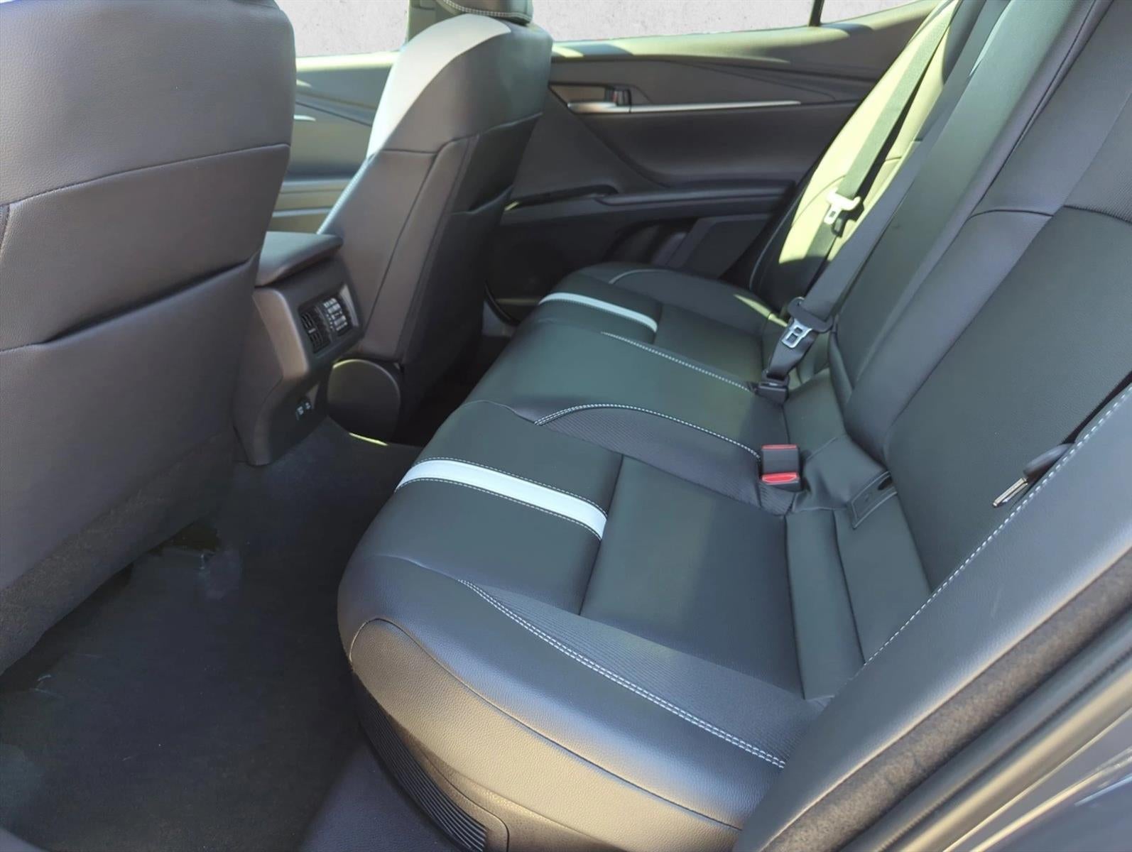 2025 Toyota Camry SE (SE)