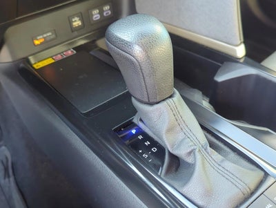 2025 Toyota Camry LE (Natl)