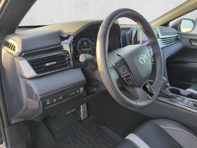 2025 Toyota Camry SE (Natl)