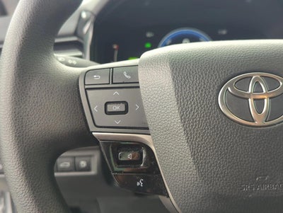 2025 Toyota Camry LE (SE)