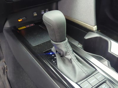 2025 Toyota Camry LE (SE)