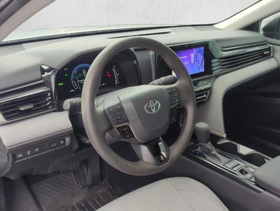 2025 Toyota Camry LE (SE)