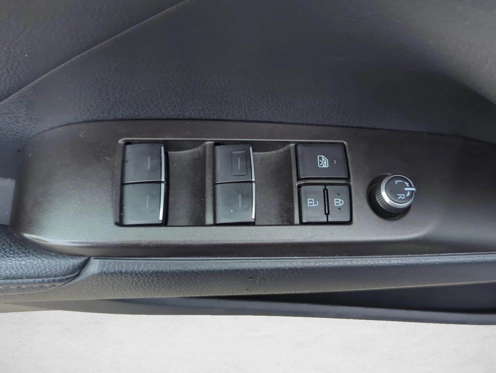 2023 Toyota Camry XLE Auto (SE)