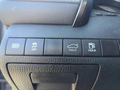 2024 Toyota Camry SE Auto (SE)