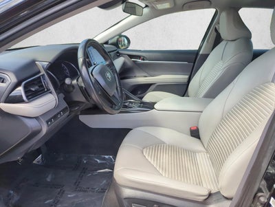 2022 Toyota Camry SE Auto (SE)