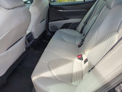 2022 Toyota Camry SE Auto (SE)
