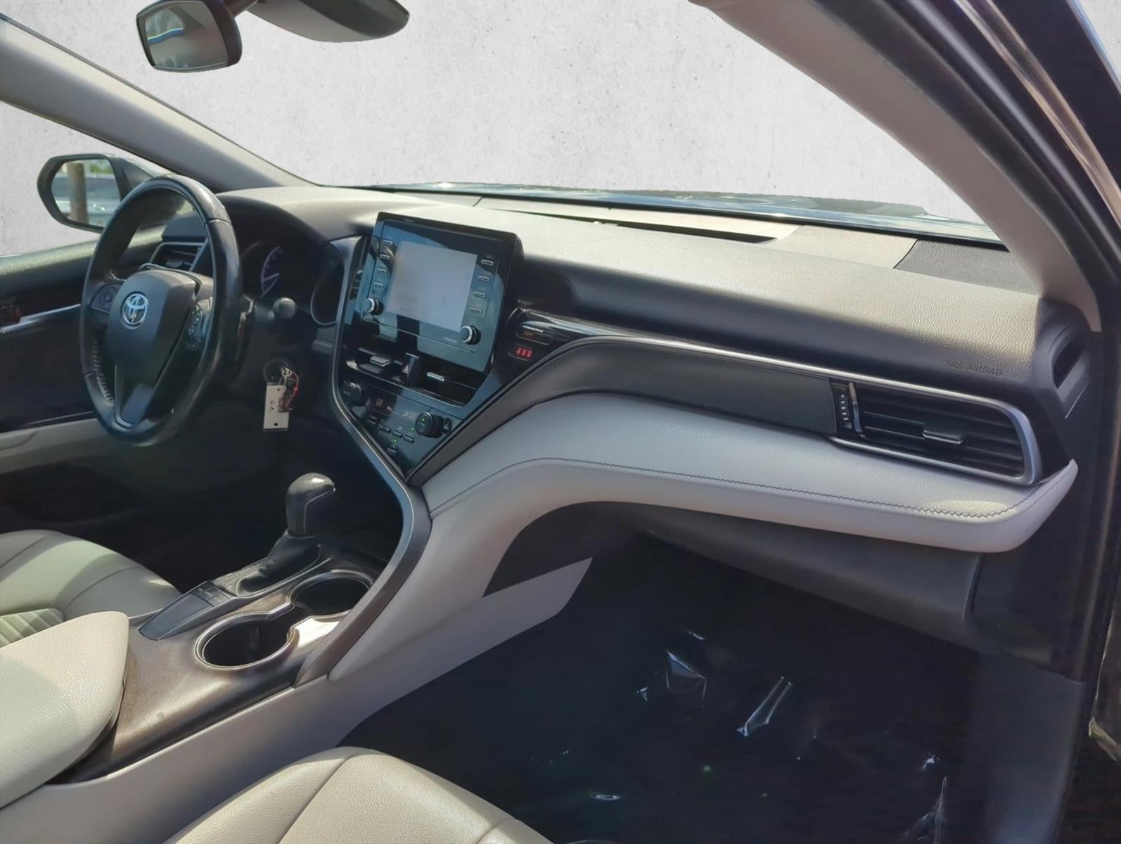 2022 Toyota Camry SE Auto (SE)