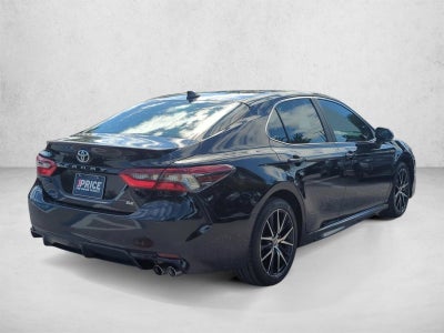 2022 Toyota Camry SE Auto (SE)