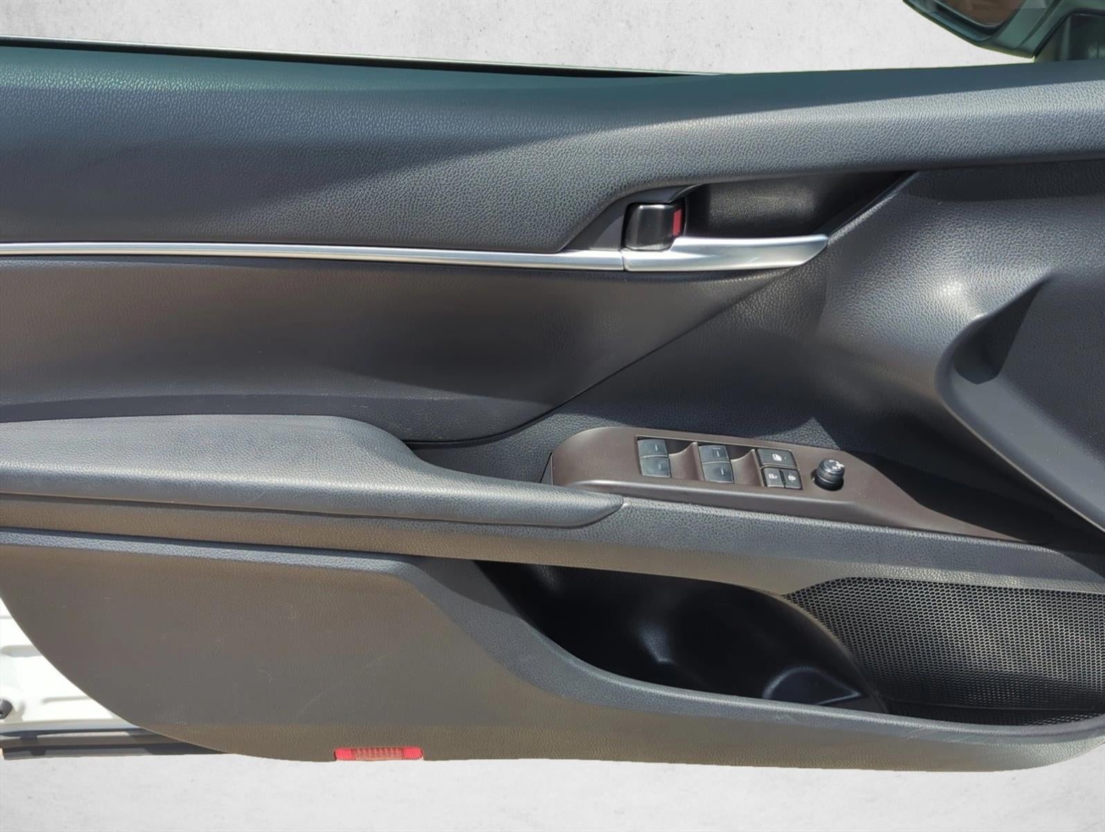 2024 Toyota Camry SE Auto (SE)