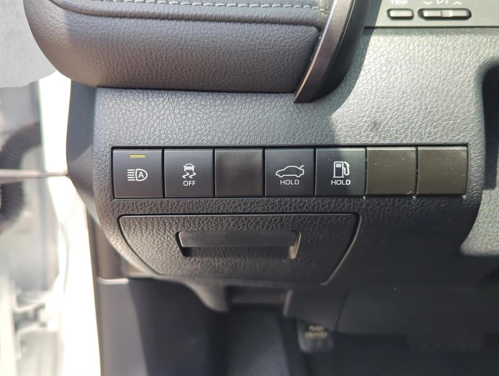 2024 Toyota Camry SE Auto (SE)