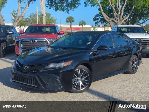 2021 Toyota Camry SE Auto (SE)