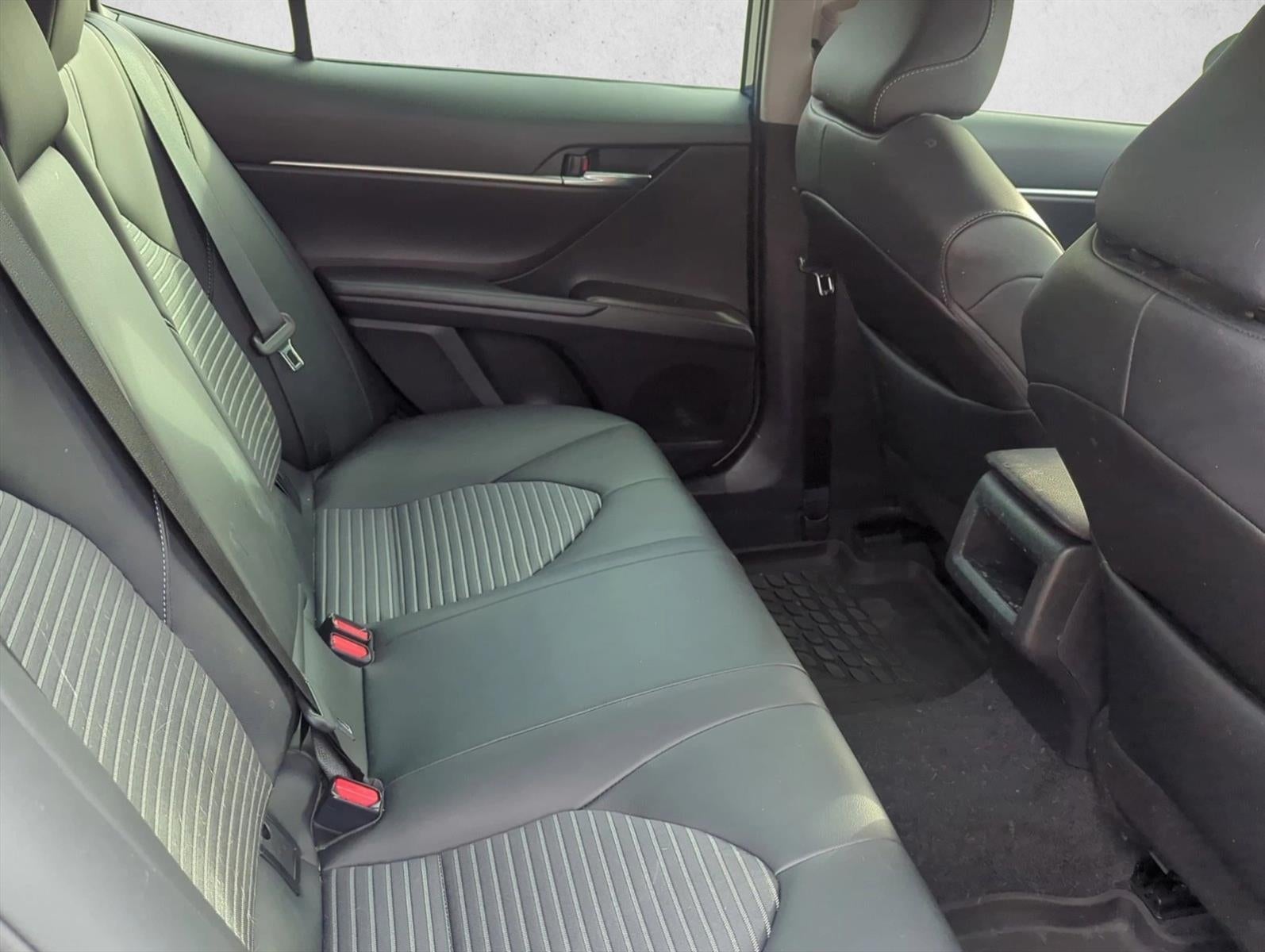 2023 Toyota Camry SE Auto (SE)