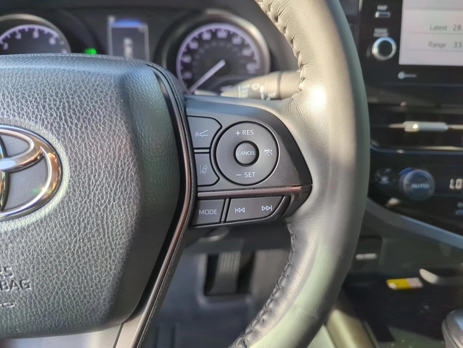 2024 Toyota Camry SE Auto (SE)