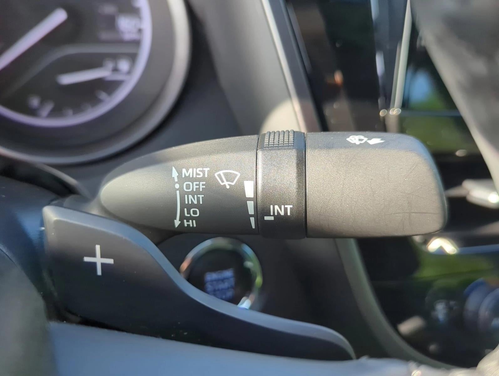 2024 Toyota Camry SE Auto (SE)