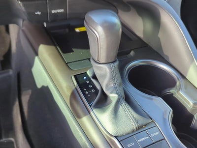 2024 Toyota Camry SE Auto (SE)