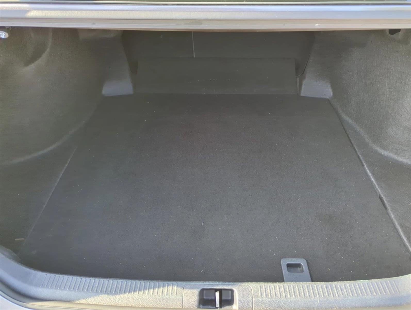 2024 Toyota Camry SE Auto (SE)