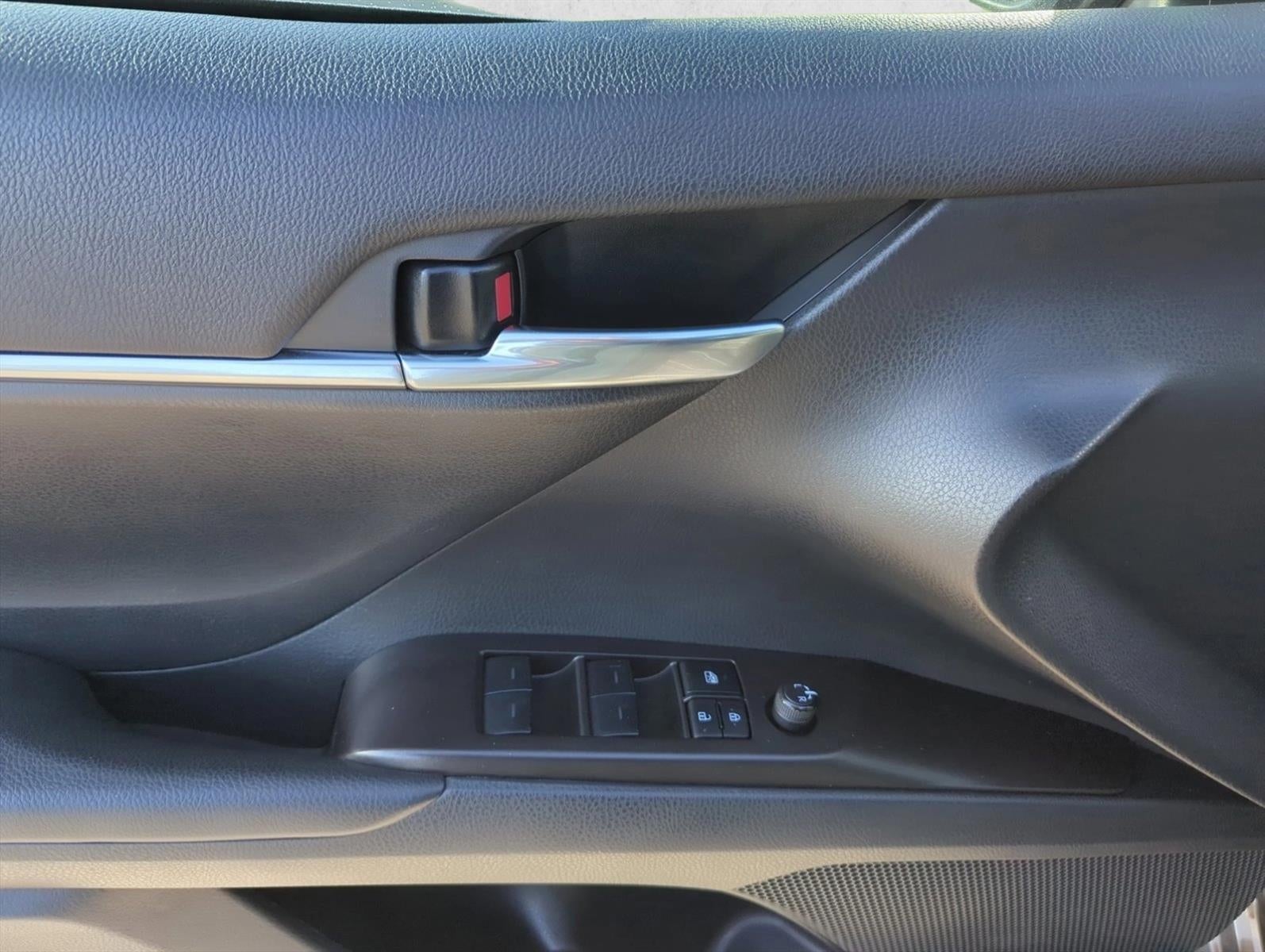 2024 Toyota Camry SE Auto (SE)