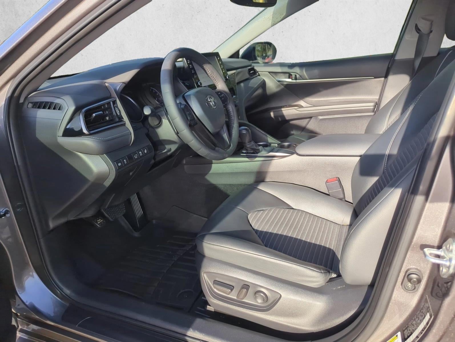 2024 Toyota Camry SE Auto (SE)