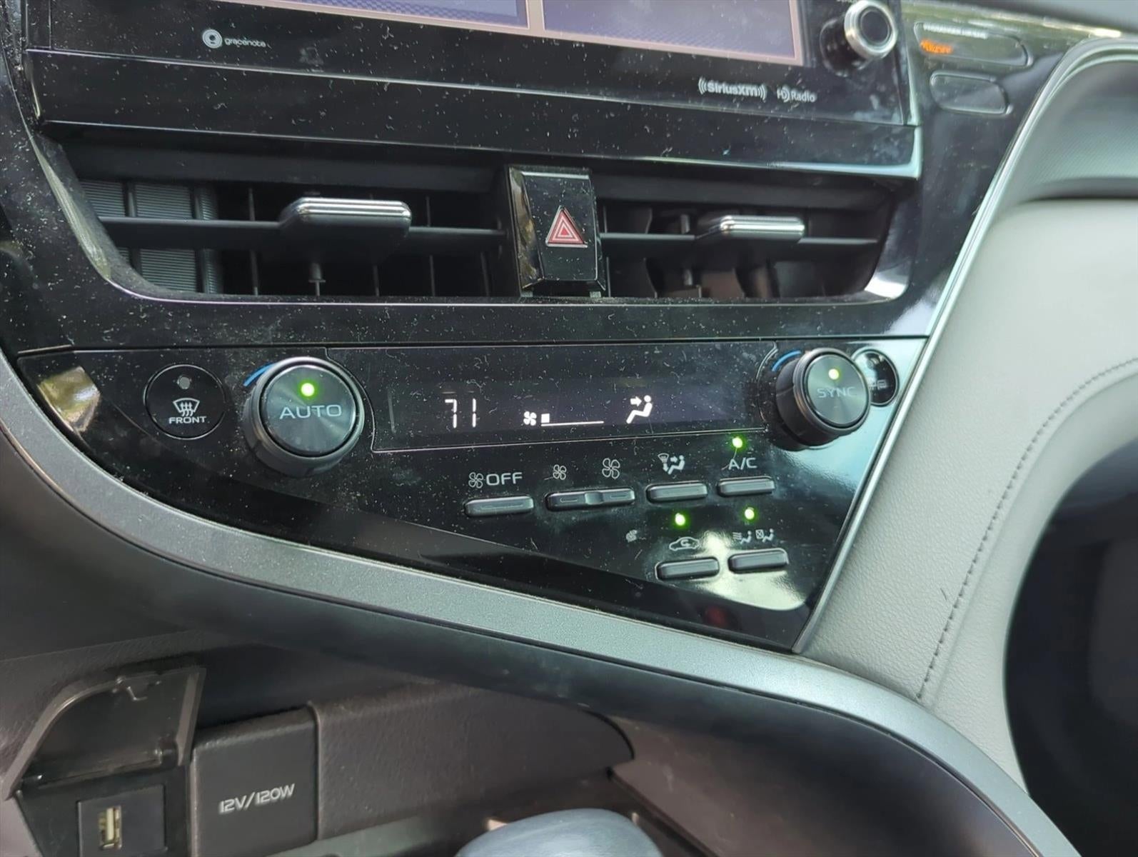 2022 Toyota Camry Hybrid SE CVT (Natl)