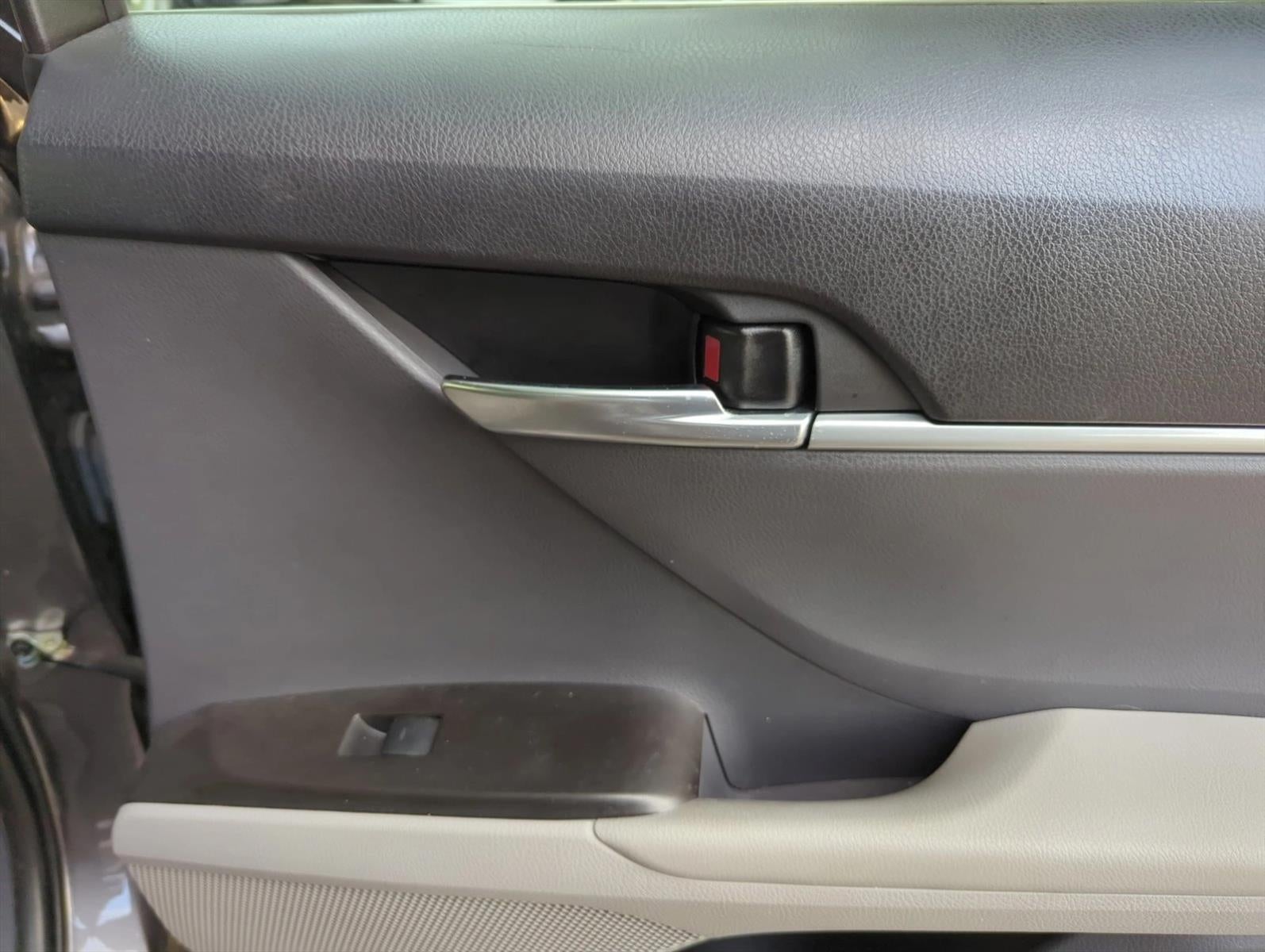 2022 Toyota Camry Hybrid SE CVT (Natl)