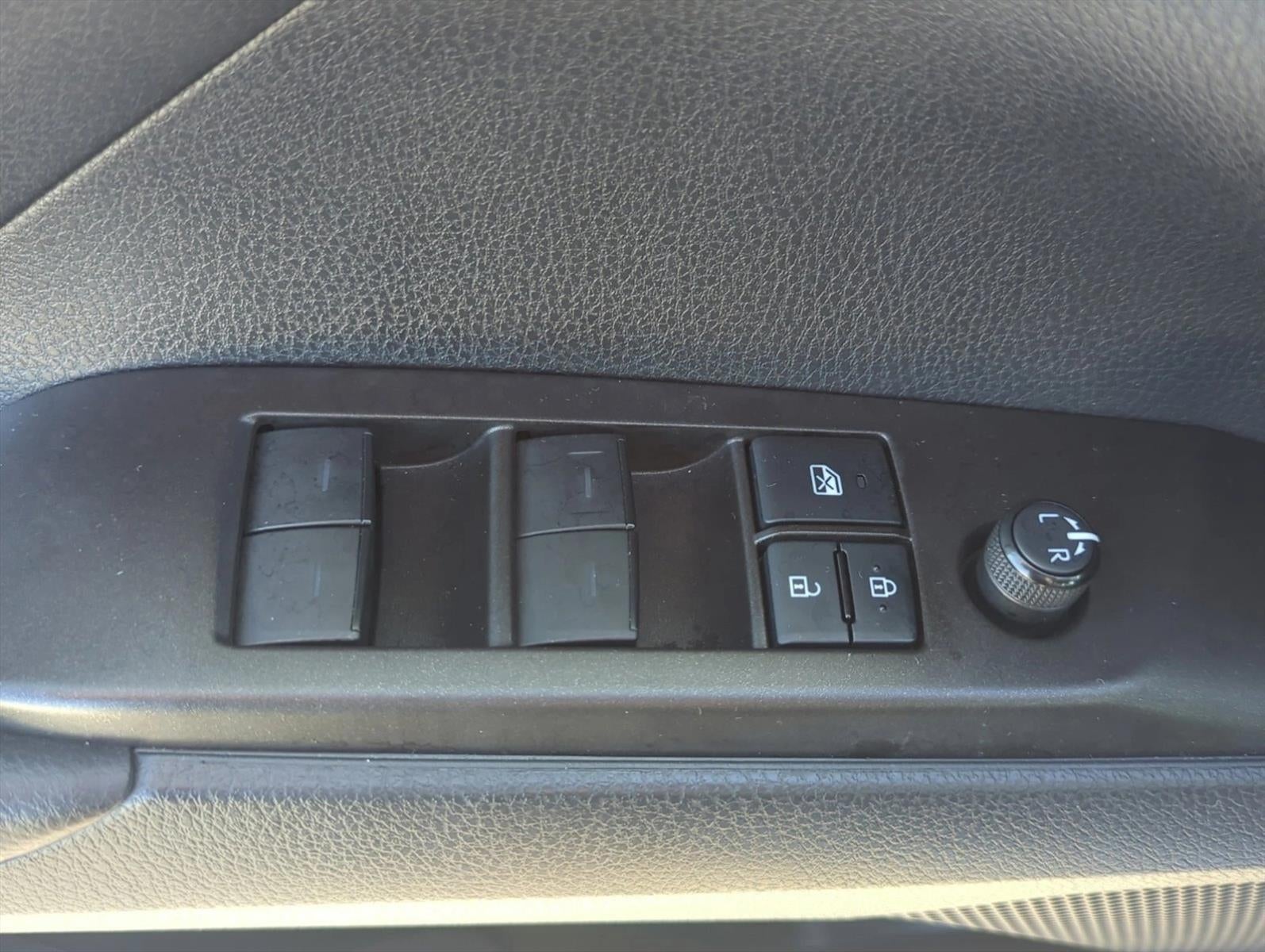 2021 Toyota Camry SE Nightshade Auto (Natl)