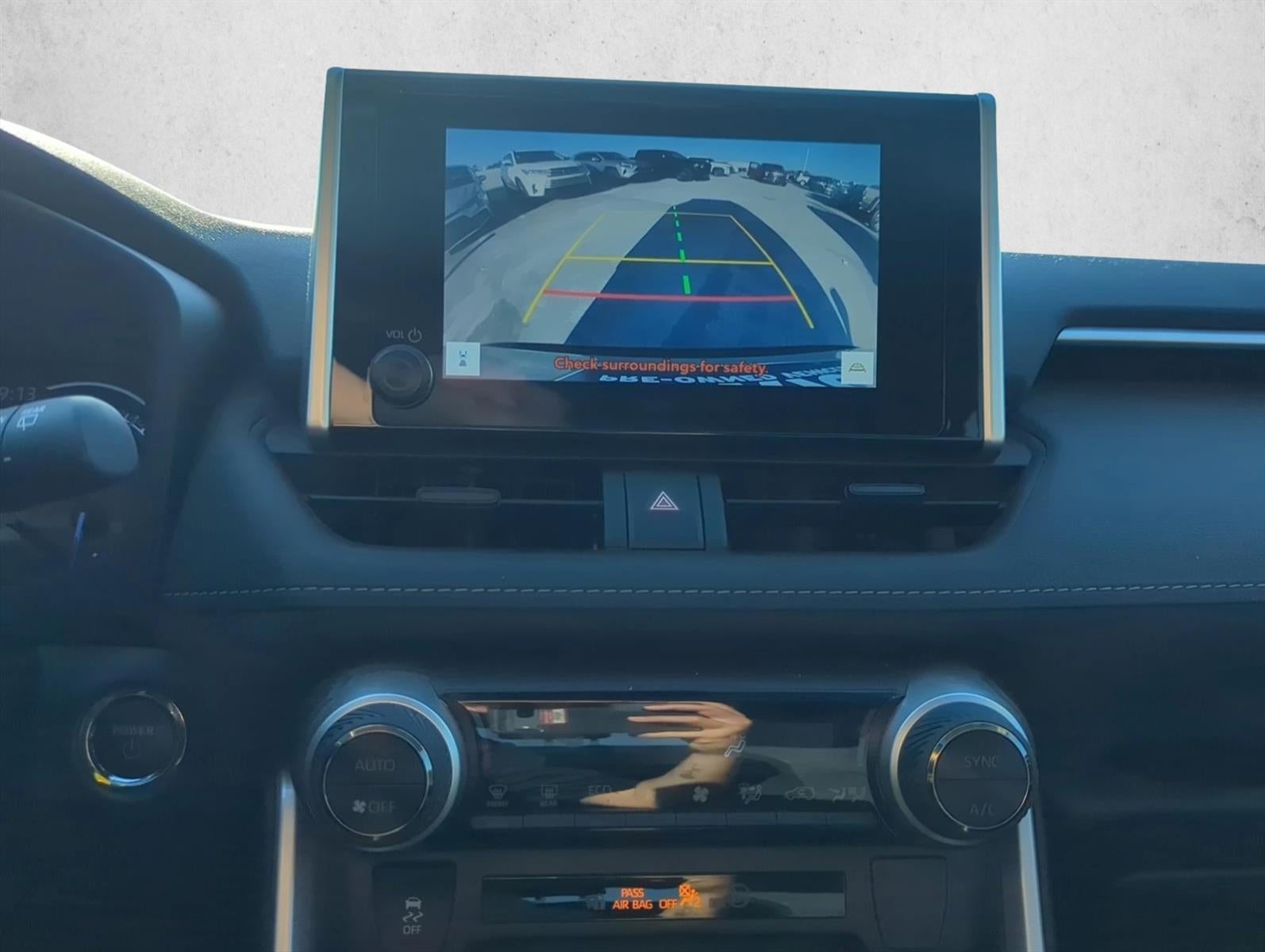 2023 Toyota RAV4 Hybrid XLE AWD (Natl)