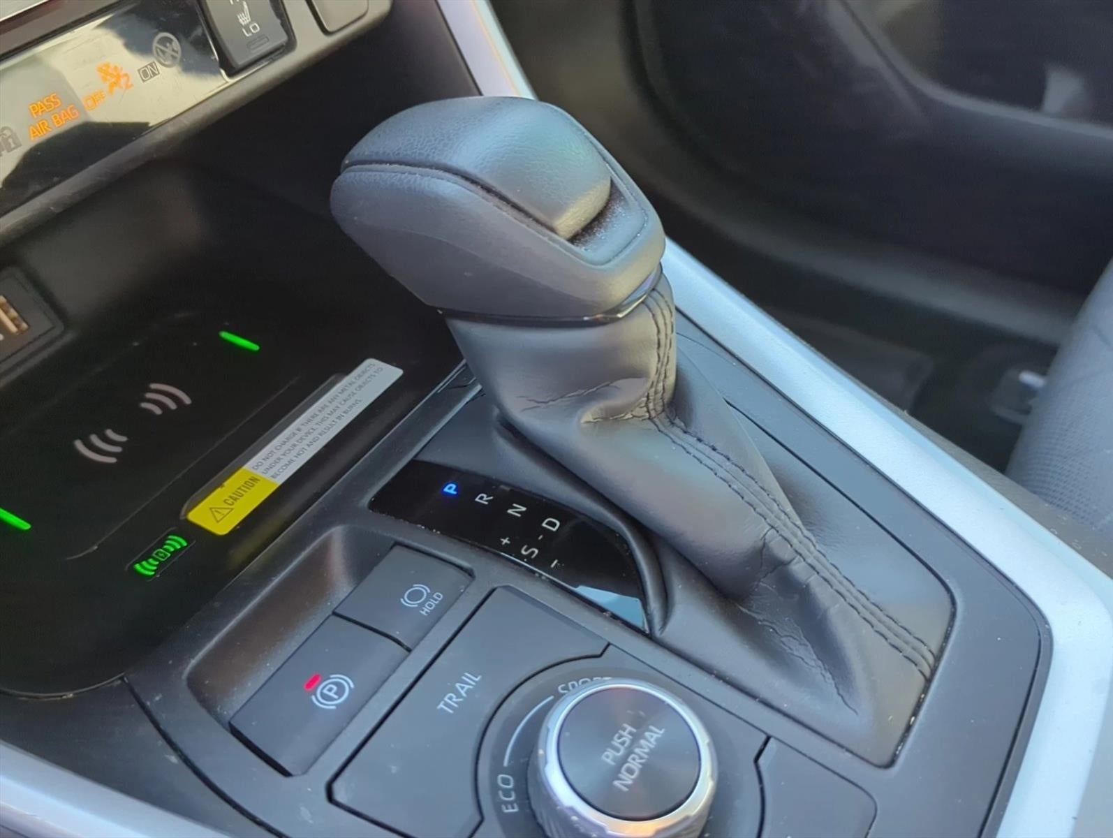 2024 Toyota RAV4 Hybrid XLE AWD (Natl)