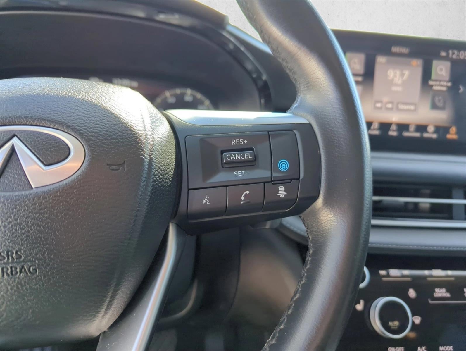 2023 INFINITI QX60 LUXE AWD