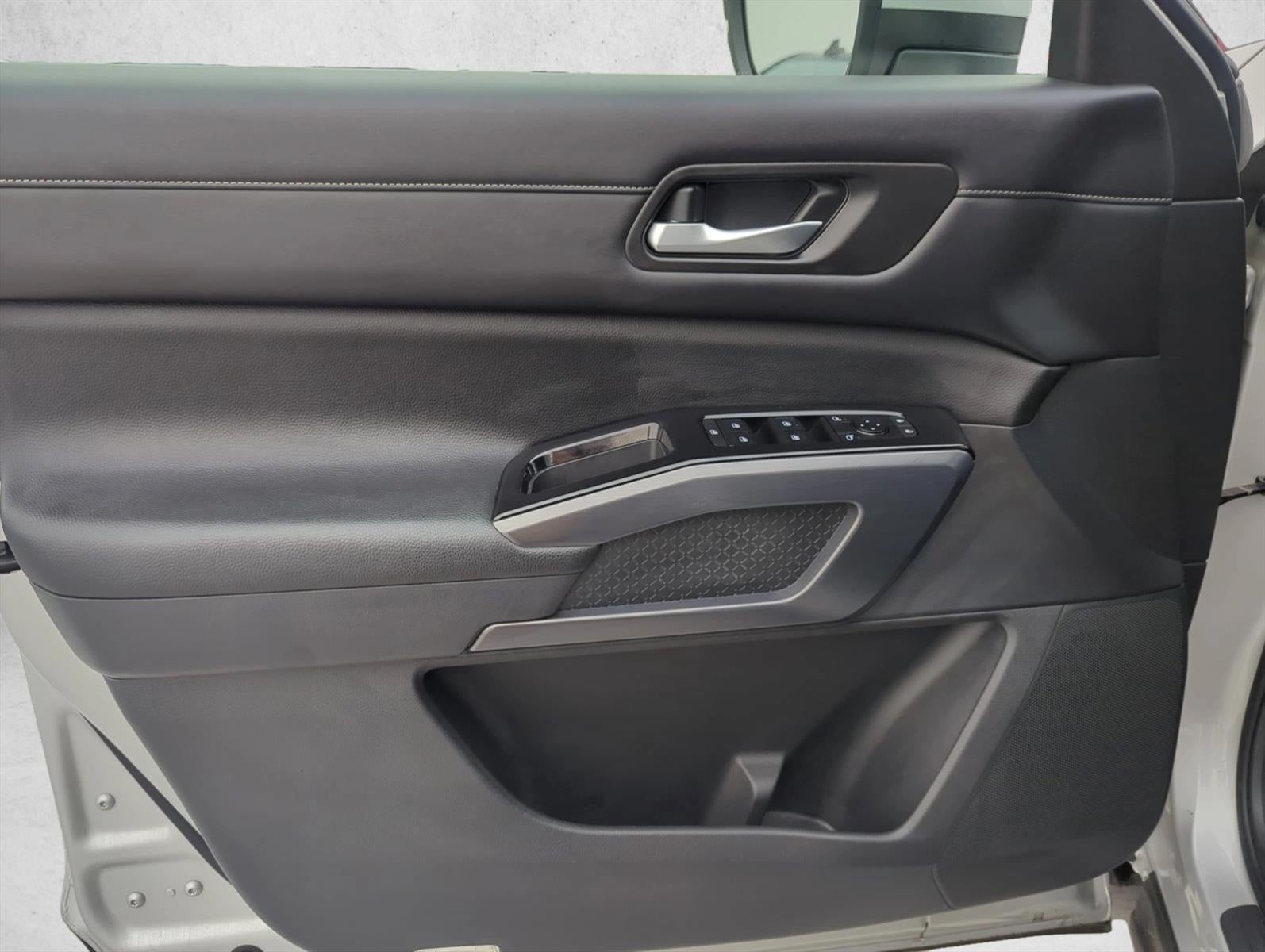 2022 Nissan Pathfinder SL 2WD