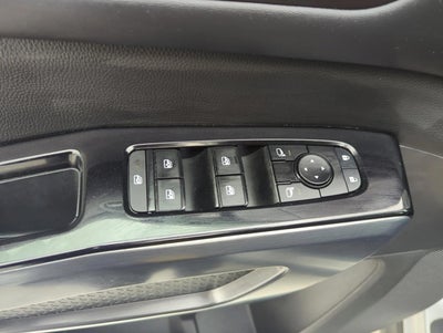 2022 Nissan Pathfinder SL 2WD