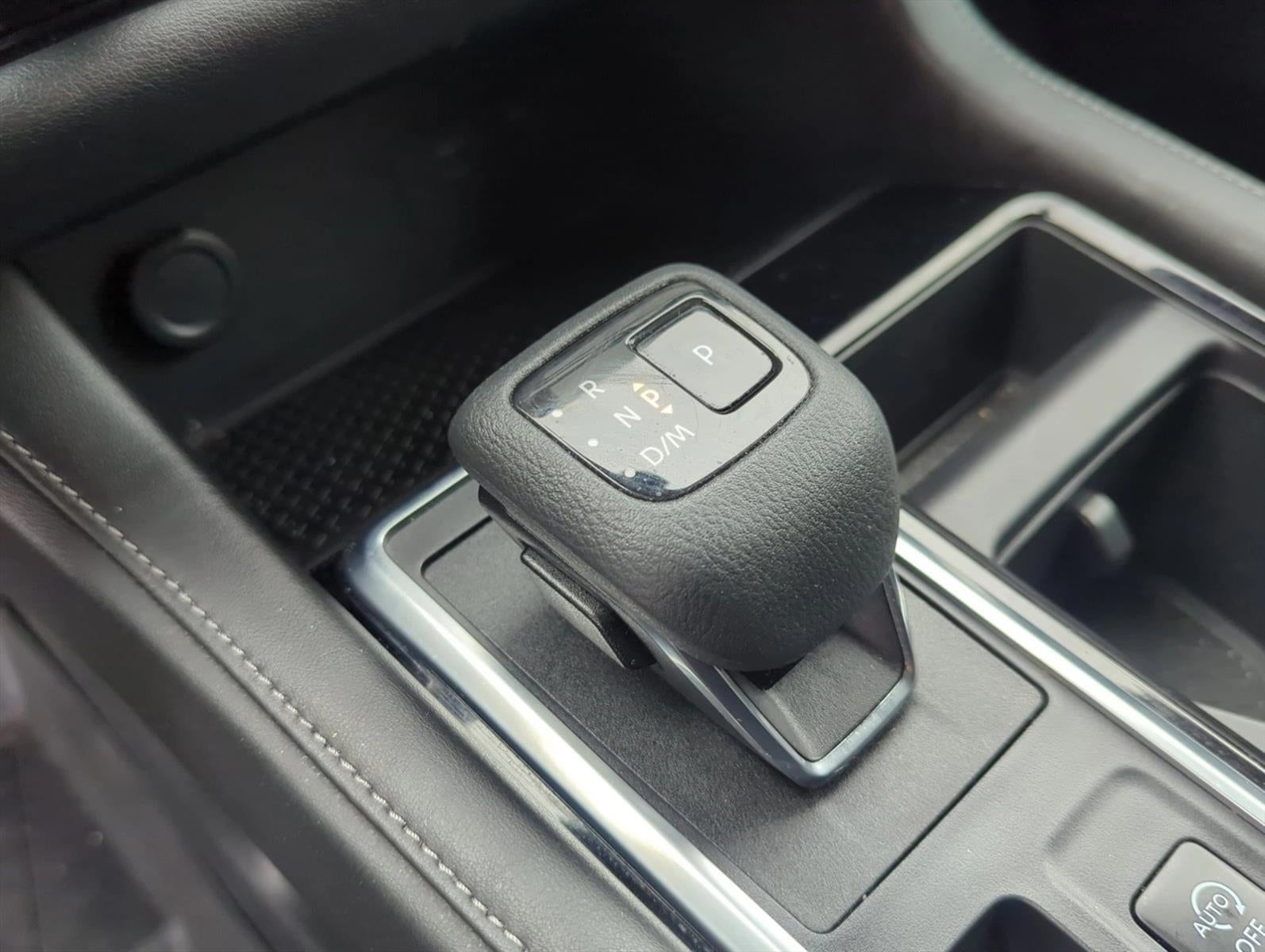 2022 Nissan Pathfinder SL 2WD