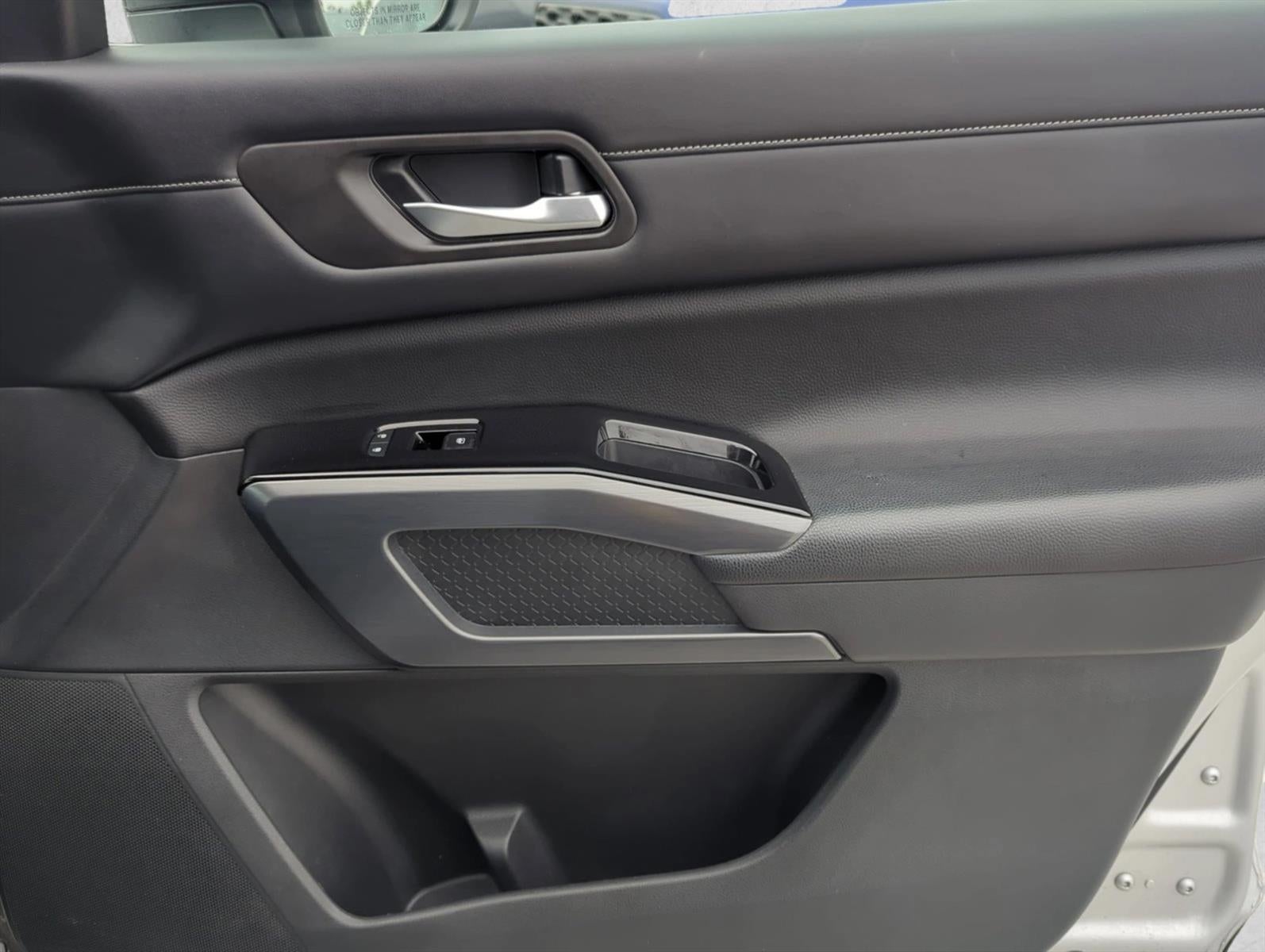 2022 Nissan Pathfinder SL 2WD