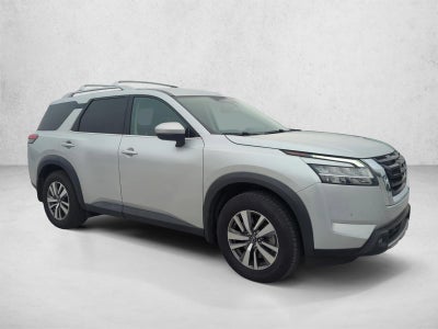 2022 Nissan Pathfinder SL 2WD