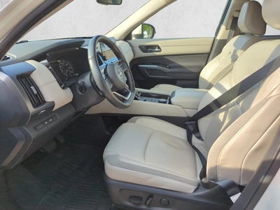 2023 Nissan Pathfinder SL 4WD