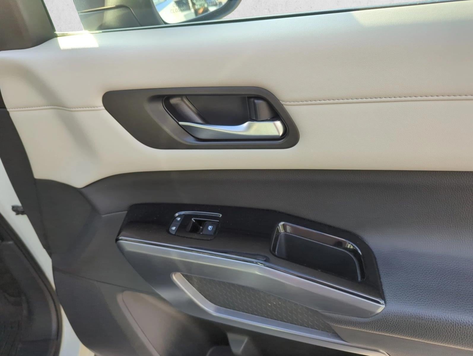 2023 Nissan Pathfinder SL 4WD