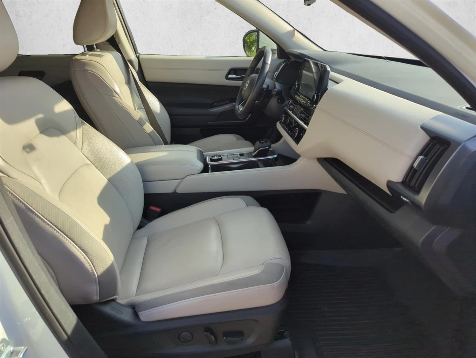 2023 Nissan Pathfinder SL 4WD