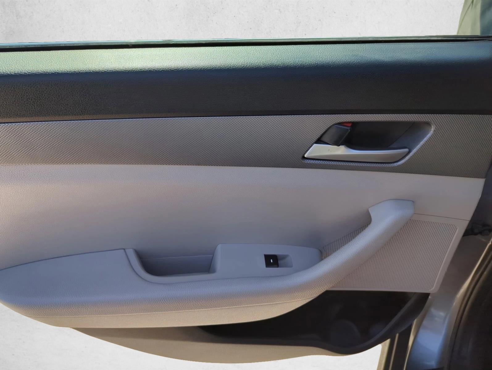 2018 Hyundai SONATA SE 2.4L