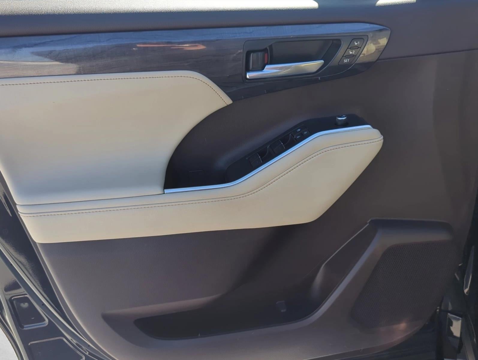 2022 Toyota Highlander Platinum AWD (Natl)