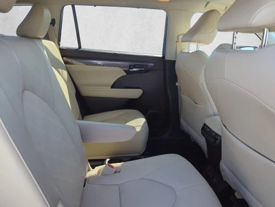 2022 Toyota Highlander Platinum AWD (Natl)