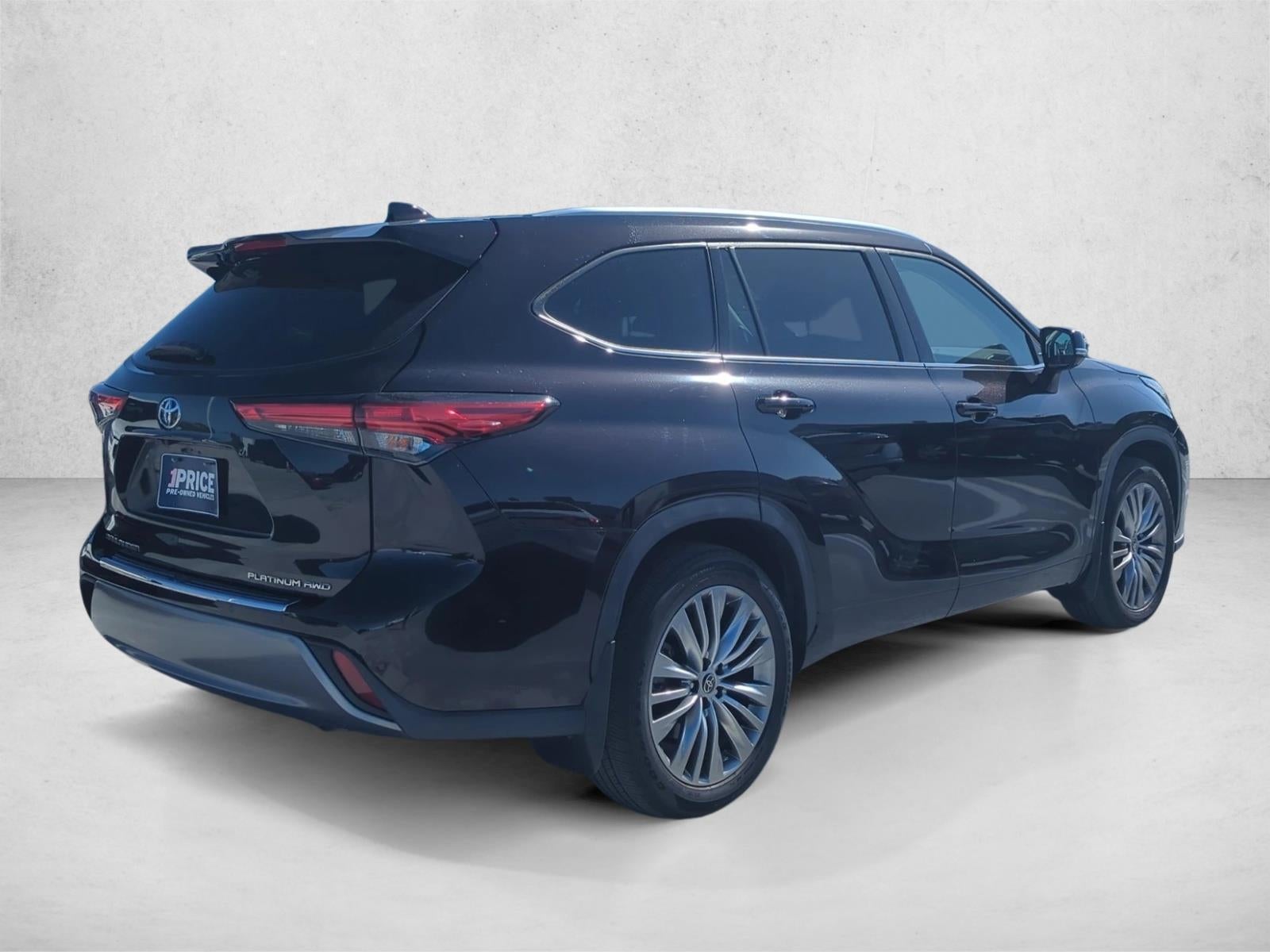 2022 Toyota Highlander Platinum AWD (Natl)