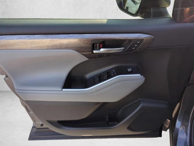 2021 Toyota Highlander Platinum AWD (Natl)