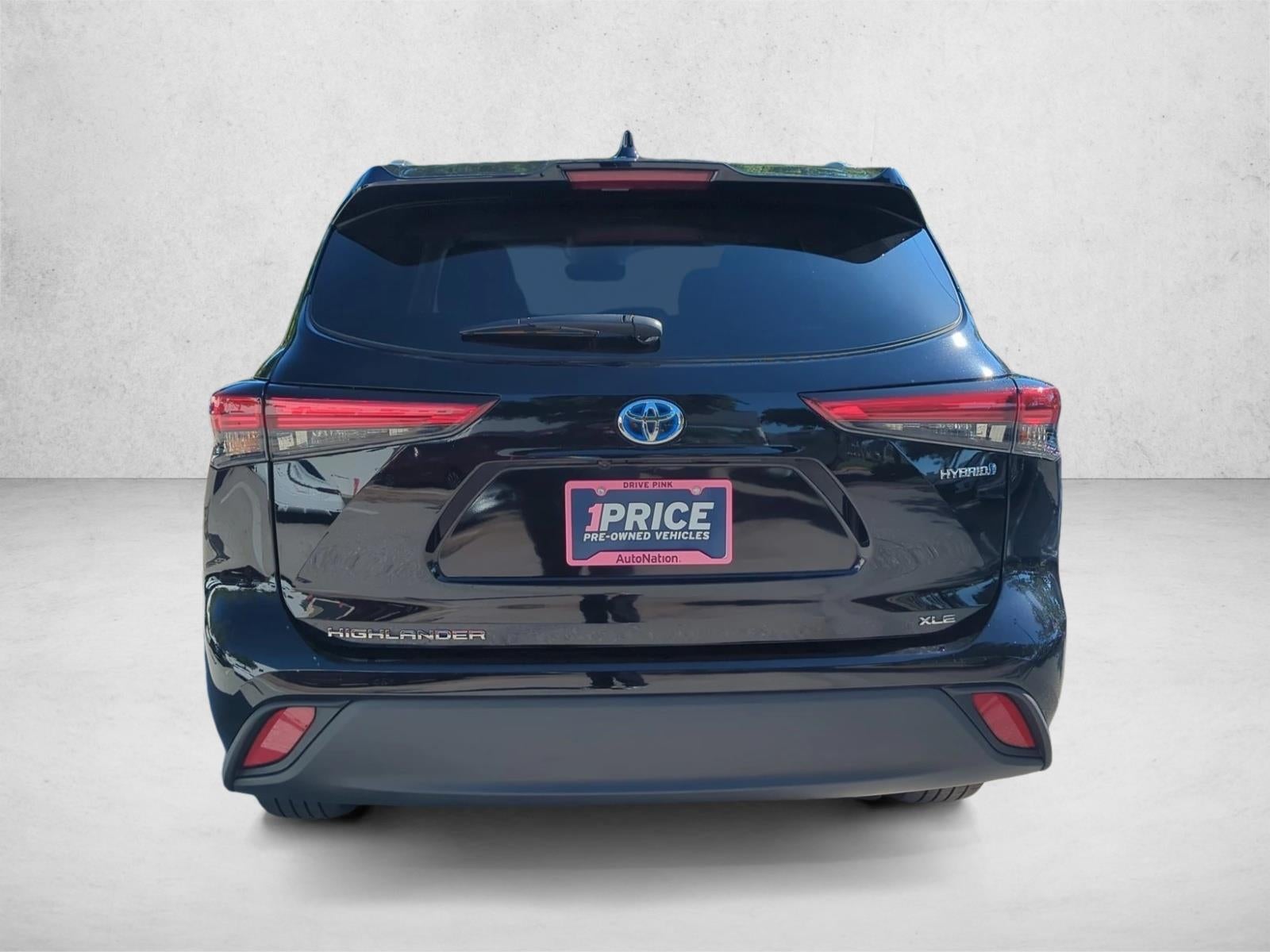 2022 Toyota Highlander Hybrid XLE AWD (Natl)