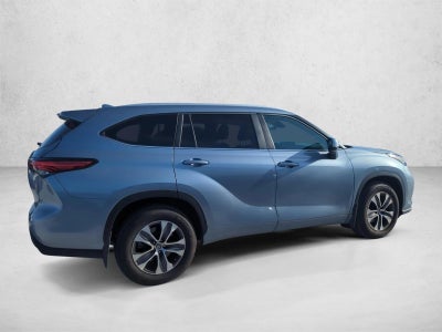 2023 Toyota Highlander XLE FWD (Natl)