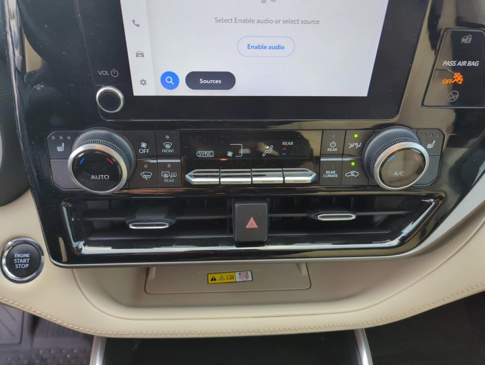 2023 Toyota Highlander XLE FWD (Natl)