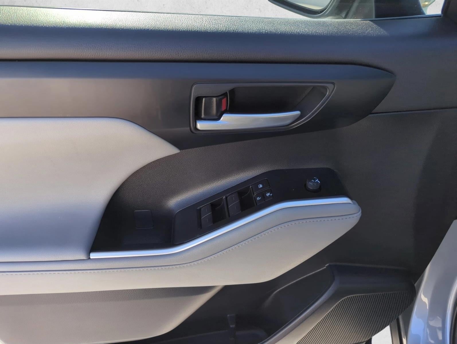 2023 Toyota Highlander XLE FWD (Natl)